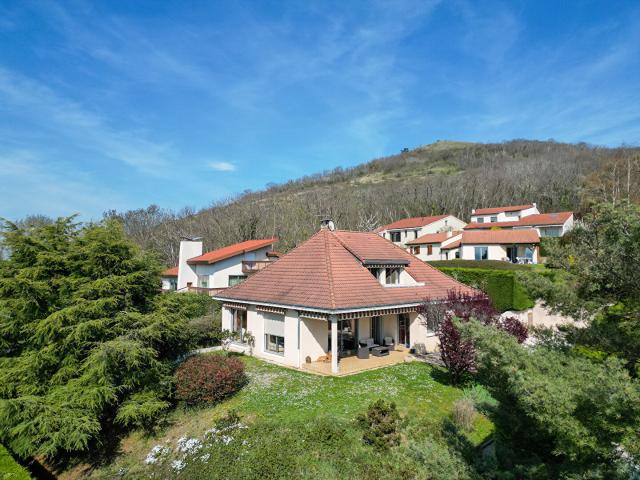 Maison 7 pièces 306 m²