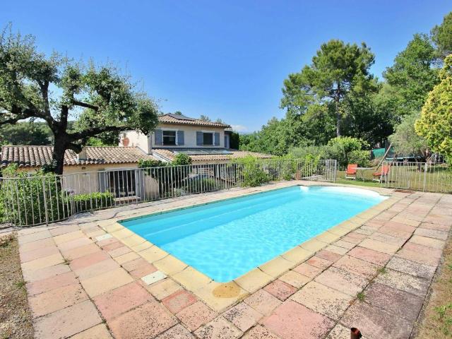 Maison 7 pièces 196 m²