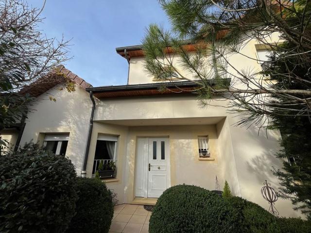 Maison 7 pièces 196 m²