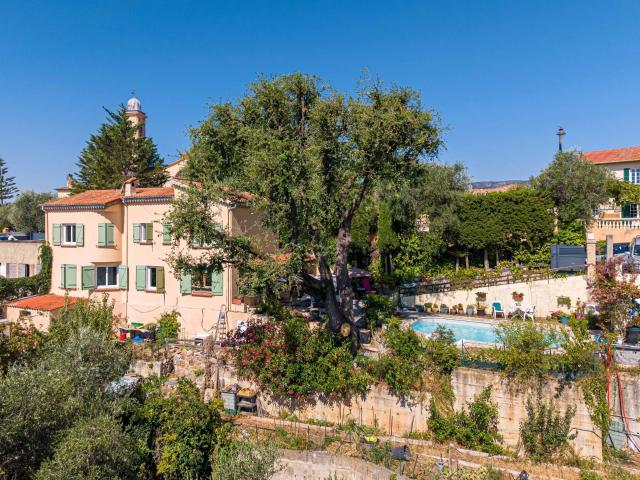 Maison 7 pièces 196 m²