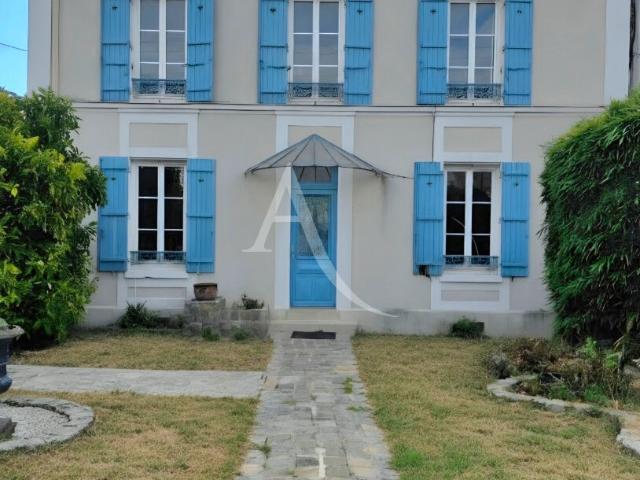 Maison 7 pièces 196 m²