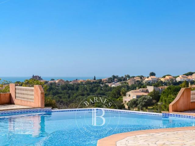 Maison 7 pièces 196 m²