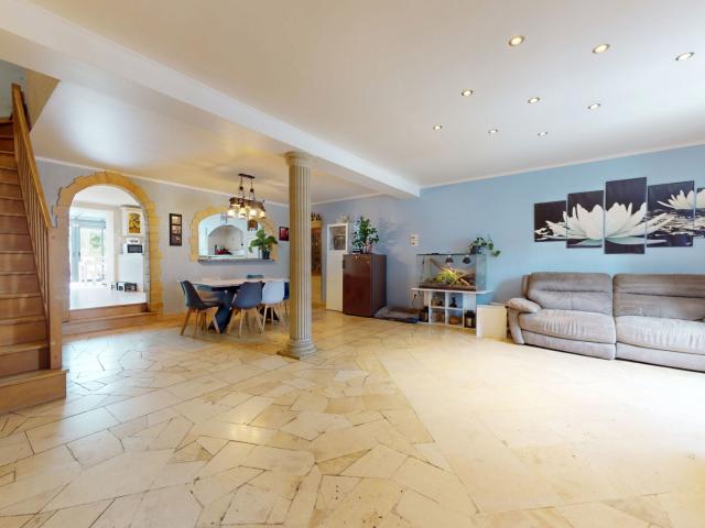 Maison 7 pièces 197 m²