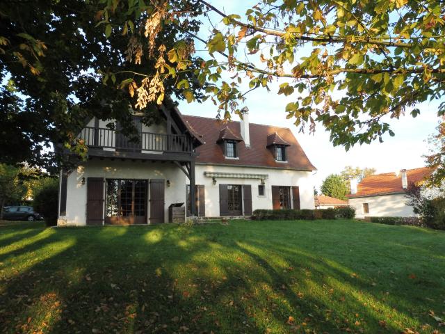 Maison 7 pièces 197 m²