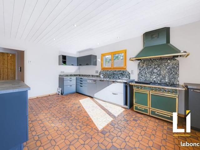 Maison 7 pièces 198 m²