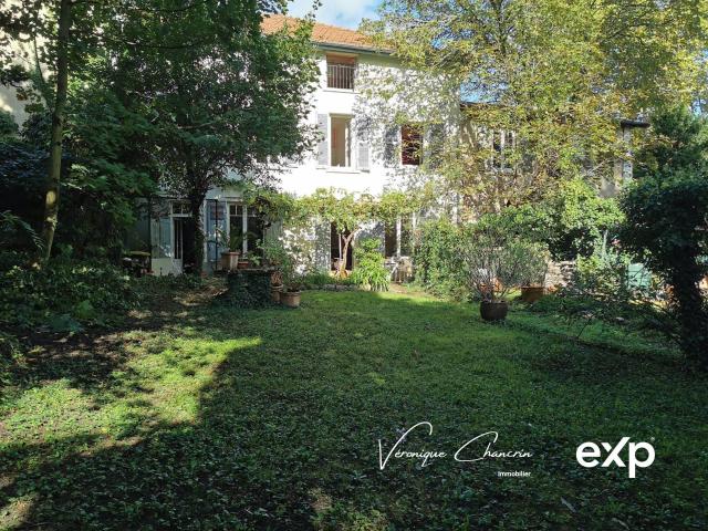 Maison 7 pièces 198 m²