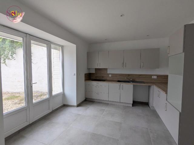 Maison 7 pièces, 198 m² à louer à Saint Laurent de Cognac 16100