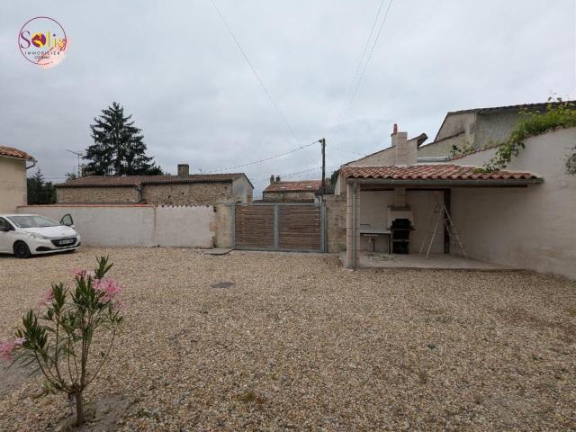 Maison 7 pièces, 198 m² à louer à Saint Laurent de Cognac 16100