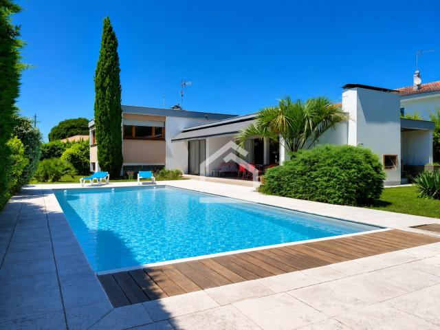 Maison 7 pièces 199 m²