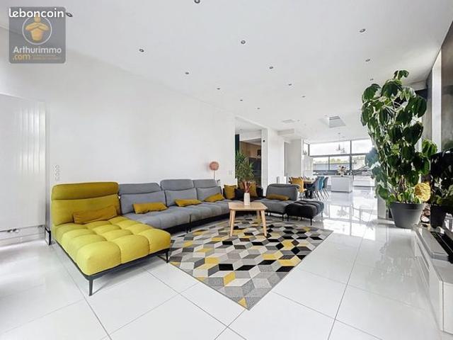 Maison 7 pièces 190 m²
