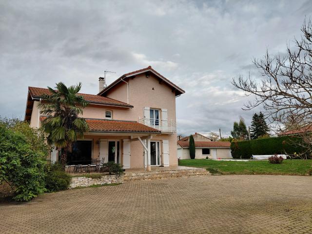 Maison 7 pièces 184 m²