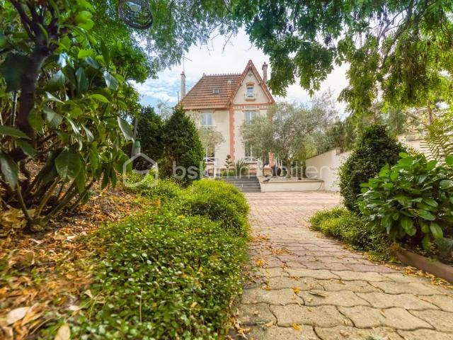 Maison 7 pièces 190 m²