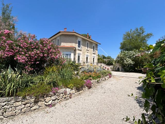 Maison 7 pièces 190 m²