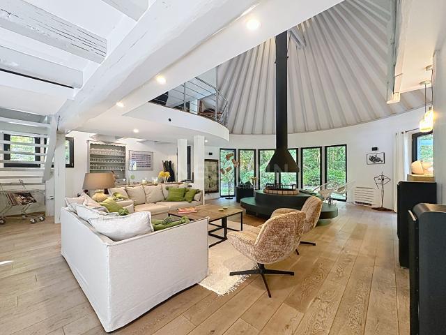Maison 7 pièces, 191 m² à louer à Lamorlaye 60260