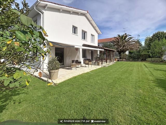 Maison 7 pièces 192 m²