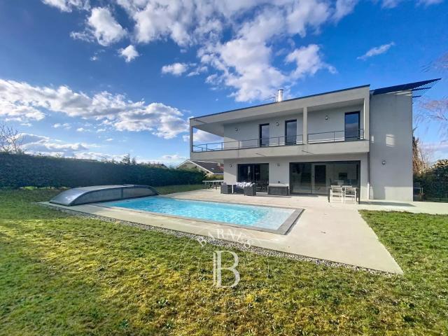 Maison 7 pièces 192 m²
