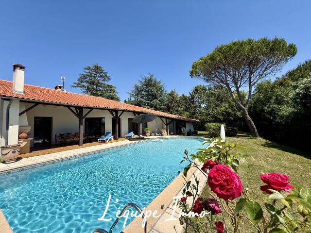 Maison 7 pièces 204 m²