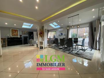Maison 7 pièces 204 m²