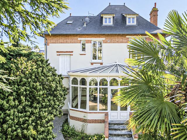Maison 7 pièces 204 m²