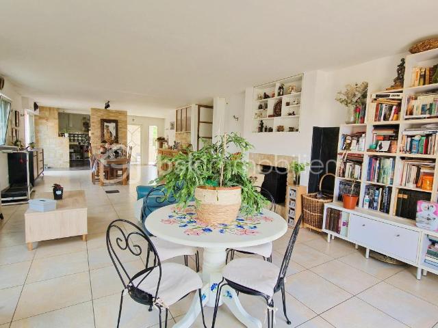 Maison 7 pièces 204 m²