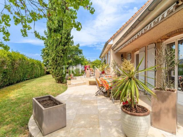 Maison 7 pièces 205 m²