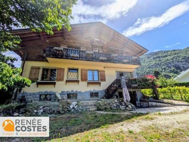 Maison 7 pièces 205 m²