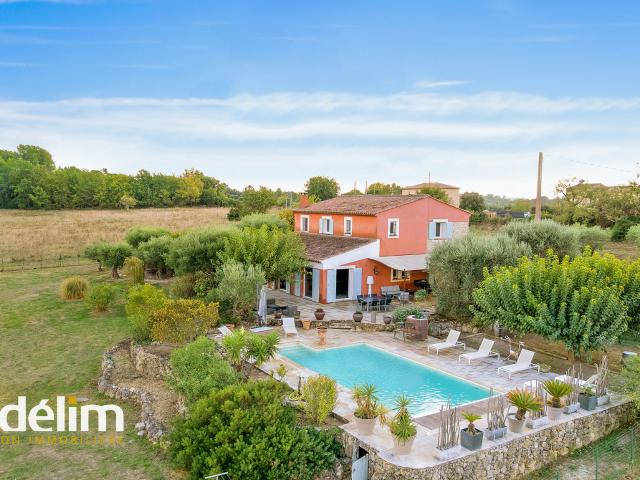 Maison 7 pièces 205 m²