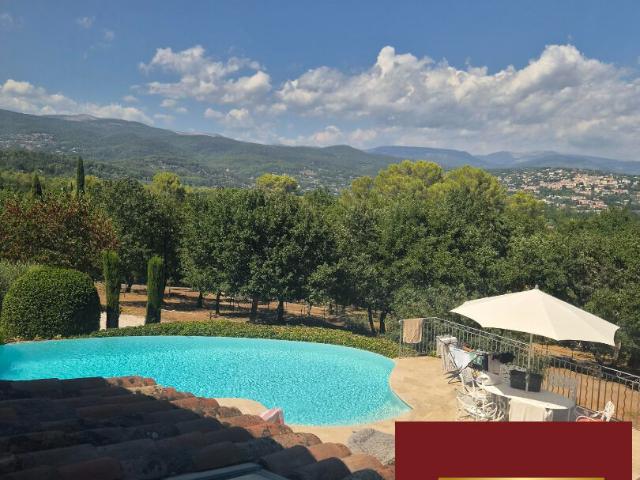 Maison 7 pièces 205 m²