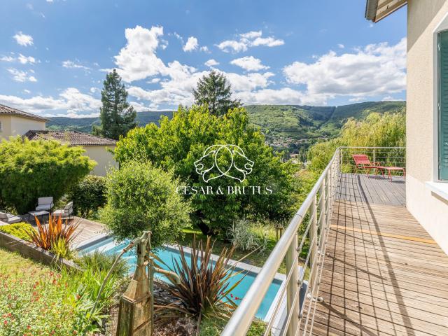 Maison 7 pièces 205 m²