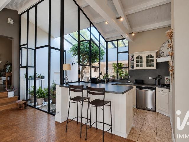 Maison 7 pièces 205 m²