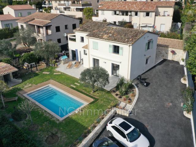 Maison 7 pièces 205 m²