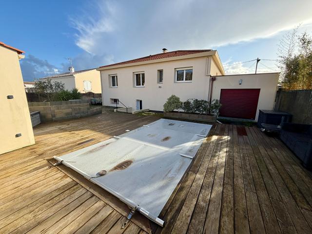 Maison 7 pièces 205 m²