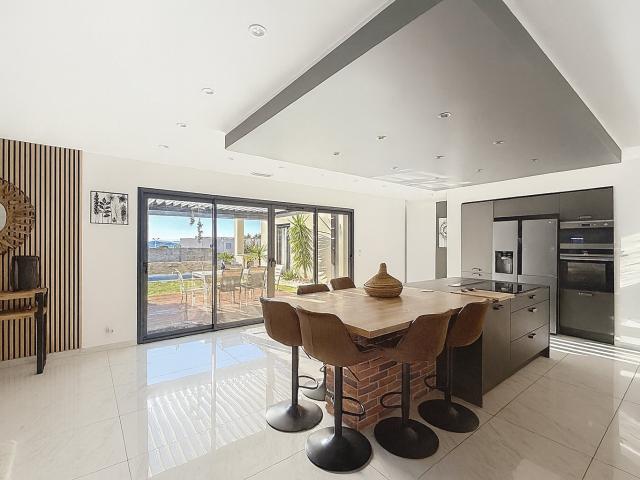 Maison 7 pièces 205 m²