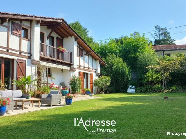 Maison 7 pièces 205 m²