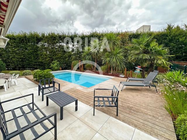 Maison 7 pièces 206 m²