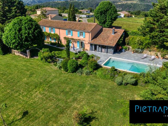 Maison 7 pièces 206 m²