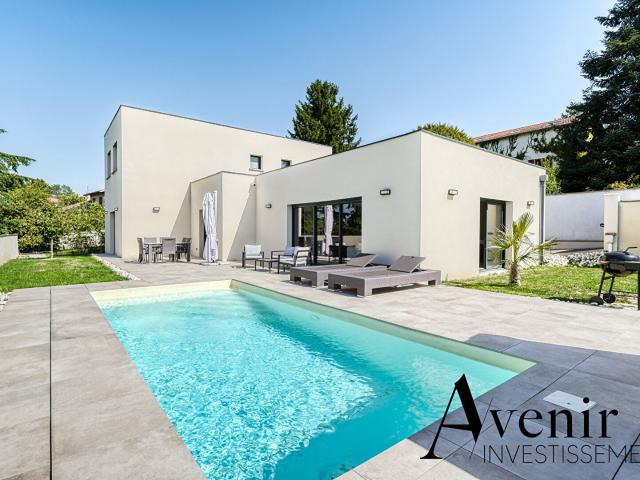Maison 7 pièces 206 m²