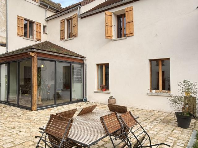 Maison 7 pièces 207 m²