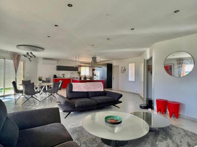 Maison 7 pièces 207 m²