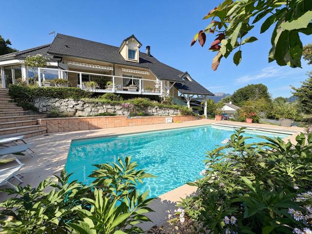 Maison 7 pièces 207 m²