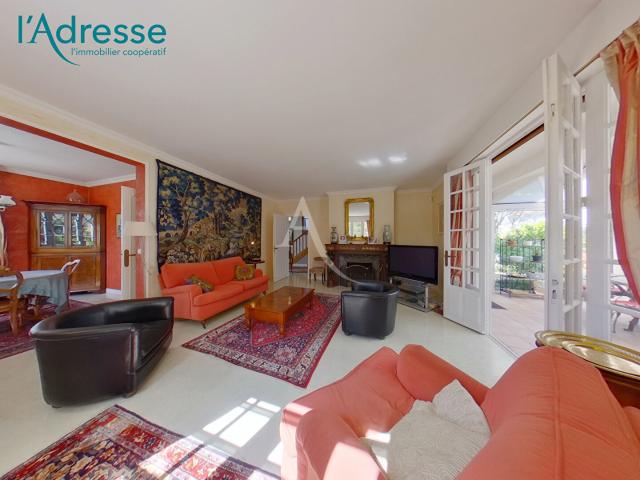 Maison 7 pièces 207 m²