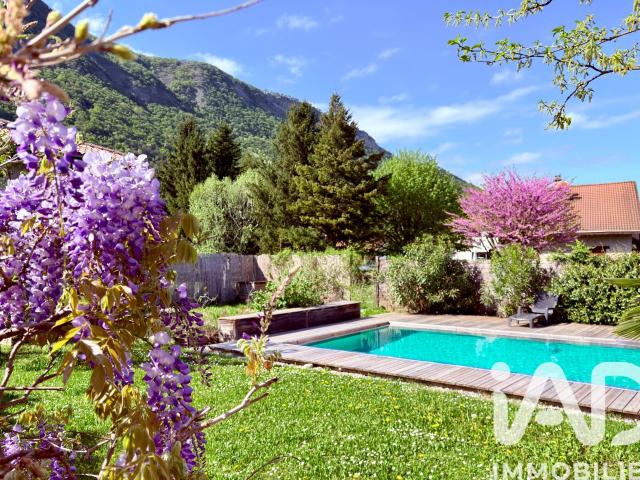 Maison 7 pièces 208 m²