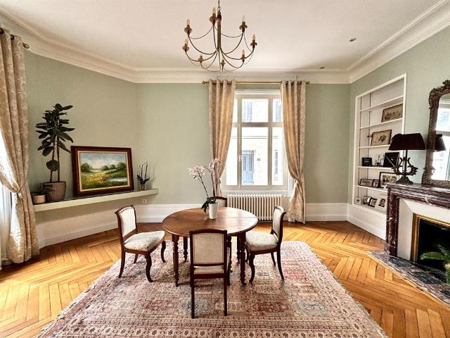 Maison 7 pièces 208 m²