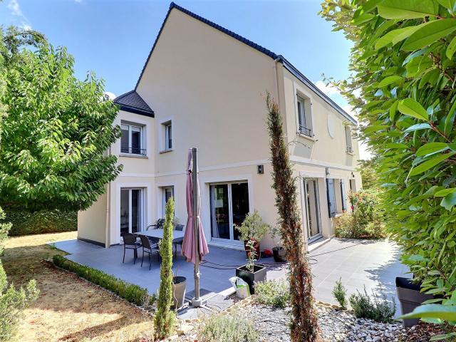 Maison 7 pièces 208 m²