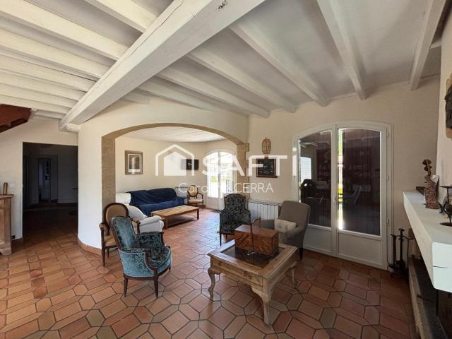 Maison 7 pièces 209 m²