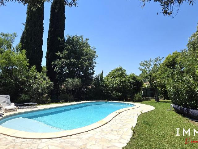 Maison 7 pièces 210 m²