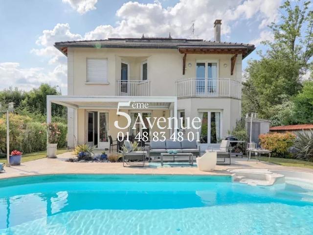 Maison 7 pièces 200 m²
