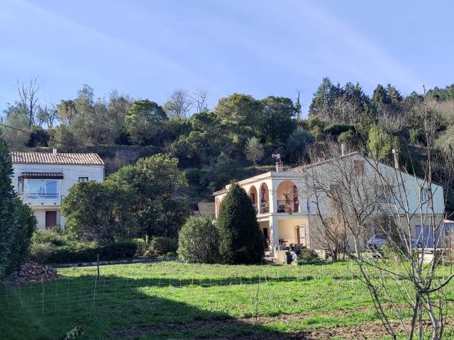 Maison 7 pièces 200 m²
