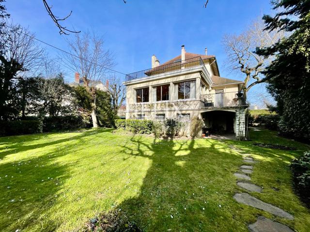 Maison 7 pièces 200 m²