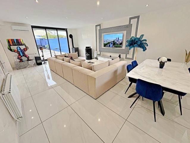 Maison 7 pièces 200 m²